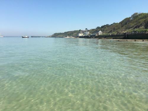 Bay - Brambles Chine, Colwell Bay Newly Refurbished