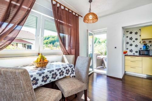 Selak Apartments