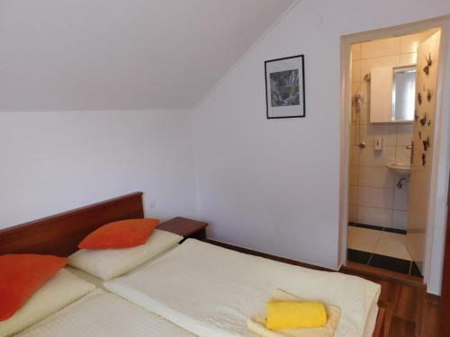 Hostal Guesthouse Sara