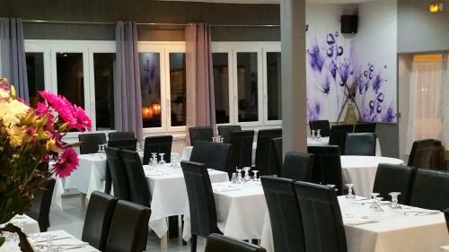 Hotel H�tel Les Lavandins