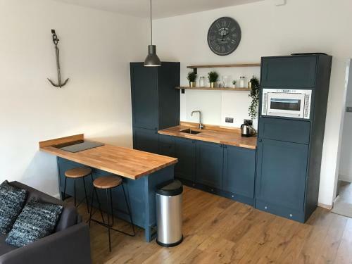 1 Bed River Apartment On The Docks
