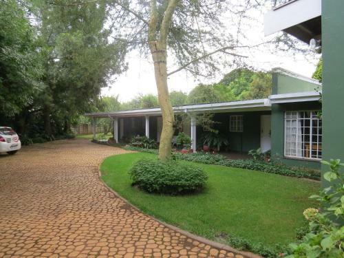 Aiport Manor B&B (old Marben Manor House)