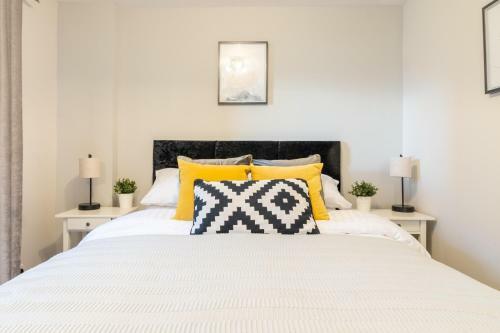Luxury Riverview City Centre Apartment