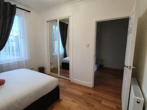 Apartamento Glasgow Comfortable And Modern 3 Bedroom Mid Terraced Villa