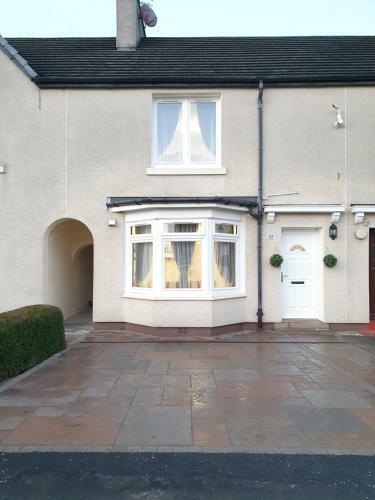 Apartamento Glasgow Comfortable And Modern 3 Bedroom Mid Terraced Villa
