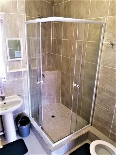 Hostal Edenville Guesthouse
