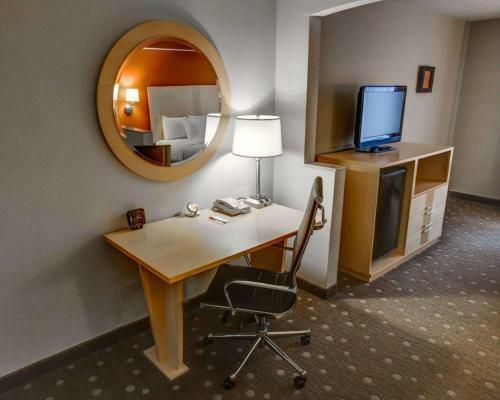 Hotel Comfort Suites Coraopolis