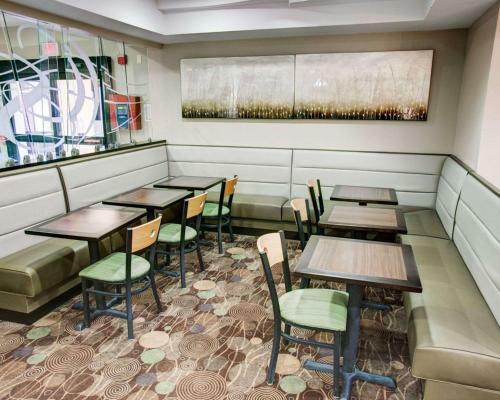 Hotel Comfort Suites Coraopolis