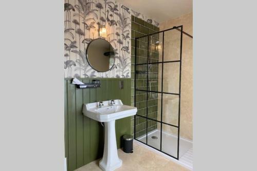 Mayfield Apartment Luxury First Floor 1 Bedroom Apartment
