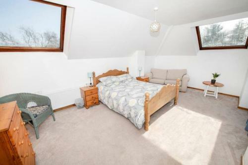 The Bungalow At Seaway's, Sleeps 11 +
