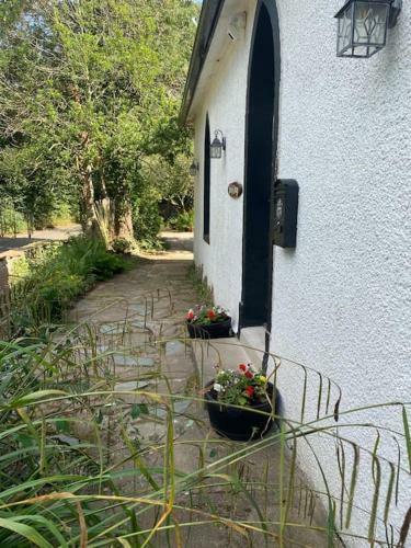 Holly Cottage. Romantic Getaway. Tourist Base.