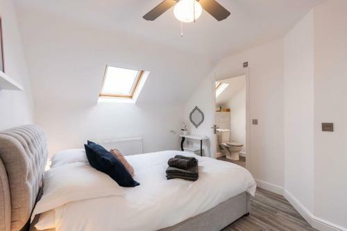 Deluxe, Modern, Spacious Home Away From Home