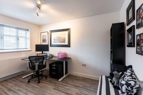 Deluxe, Modern, Spacious Home Away From Home