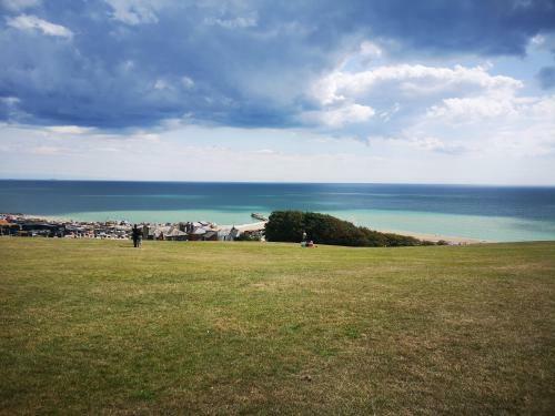 The Abi Joseph @combe Haven