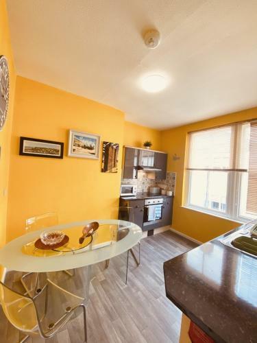 Sea Breeze Studio Apartment In Old Town