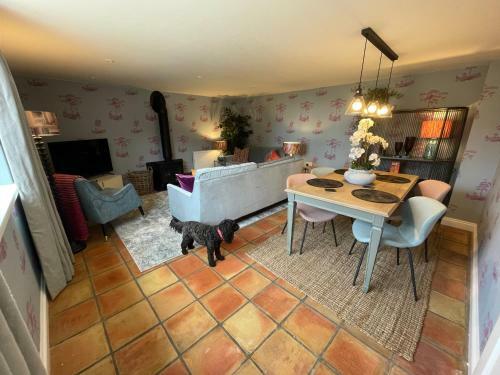 No33 Woodlands Cottage