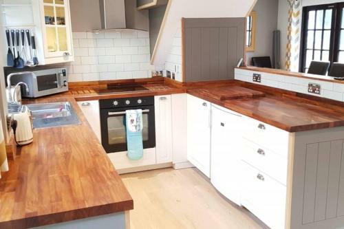 20 Tudor Court " Four Star AA Accommodation"