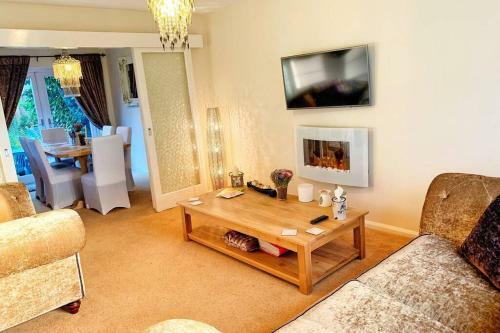 Luxury 3 Bedroom House In Handbridge
