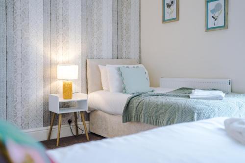 Smart 2 Bedroom Town House In Chester.