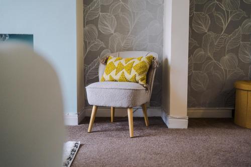 Smart 2 Bedroom Town House In Chester.