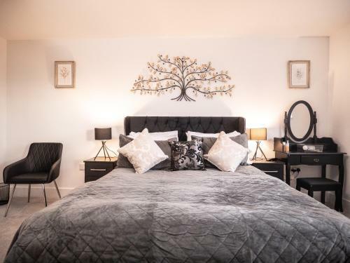 Villa Sav 5 Bedroom Executive Detached House In Leicester
