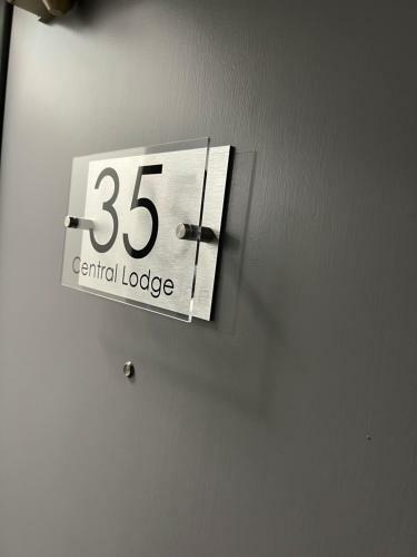 Hotel Huddersfield Central Lodge
