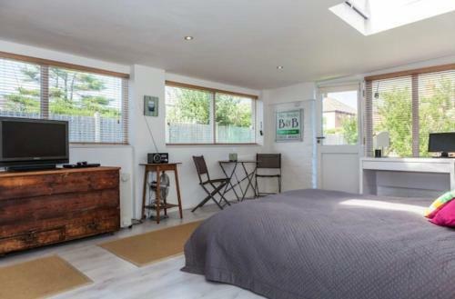 Hostal The Studio B&B Luxury Garden Room