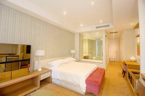 Sandton Luxury Apartment