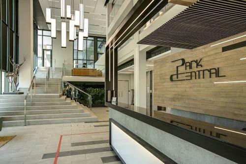 Park Central Loft Apartment In Rosebank
