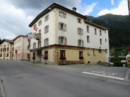 Hotel Crusch Alba Swiss Lodge
