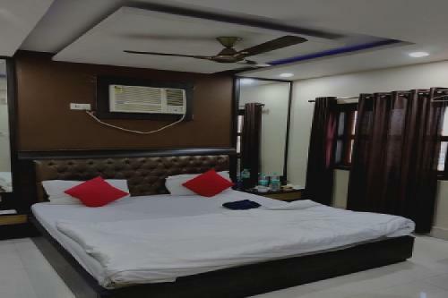 Oyo 88005 Hotel Tripathi Inn