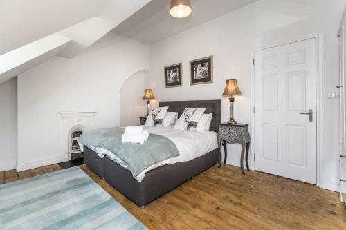 7 The Townhouse