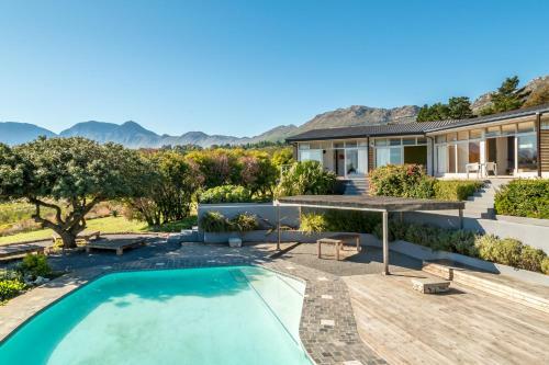 Hostal Colourful Manor Luxury Lodge