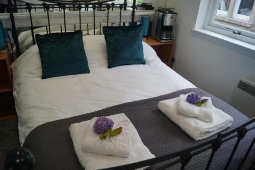 Self-contained Light And Bright Apartment In Kirriemuir
