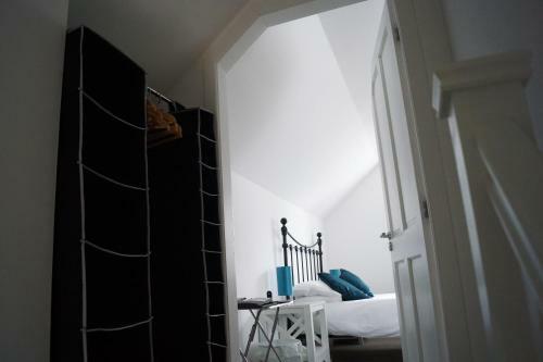 Self-contained Light And Bright Apartment In Kirriemuir