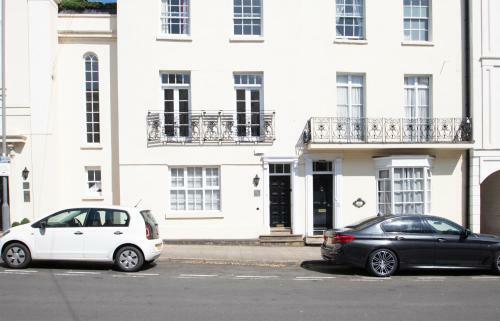 Modern Apartment In Leamington Spa City Centre