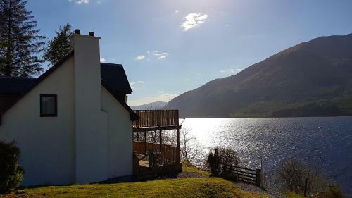Bed & Breakfast Letterfinlay Lodge House