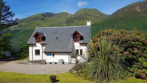 Bed & Breakfast Letterfinlay Lodge House