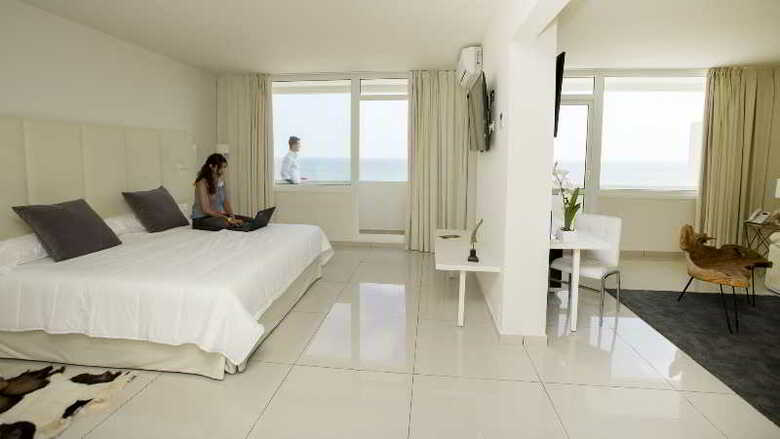 On Hotels Ocean Front (Only Adults)