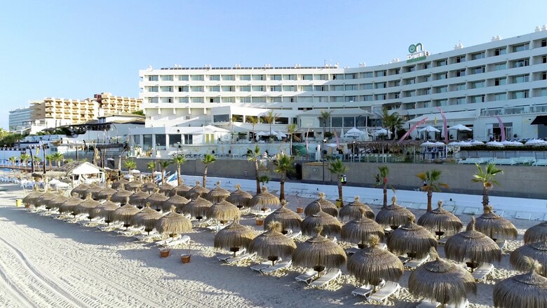 On Hotels Ocean Front (Only Adults)