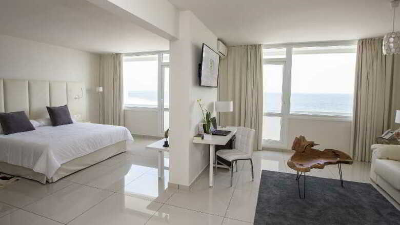 On Hotels Ocean Front (Only Adults)