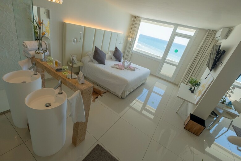 On Hotels Ocean Front (Only Adults)