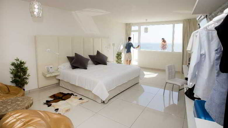 On Hotels Ocean Front (Only Adults)