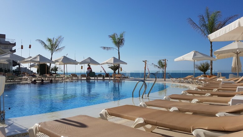 On Hotels Ocean Front (Only Adults)