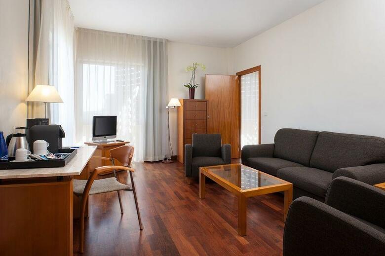 Hotel NH Luz Huelva