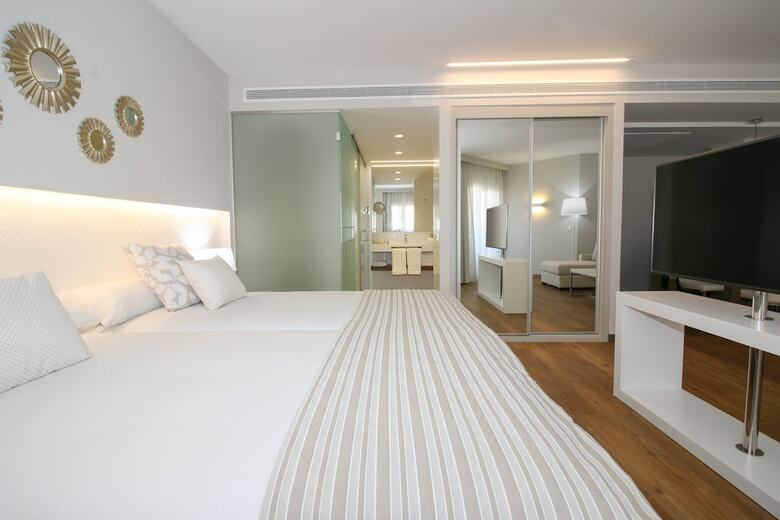 Oliva Nova Golf Beach & Golf Hotel