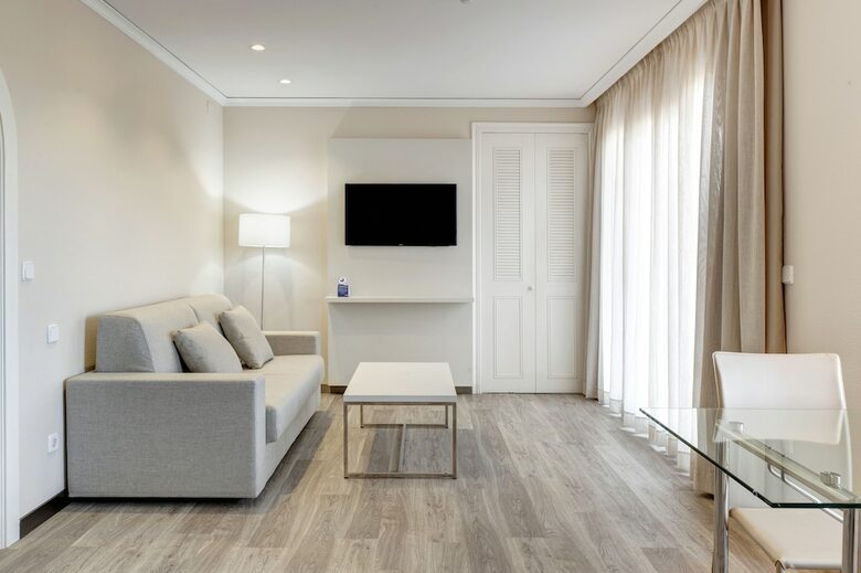 Oliva Nova Golf Beach & Golf Hotel