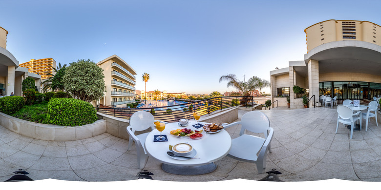 Hotel Puente Real