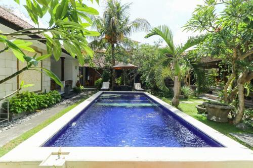 Hostal The Legian Mas Beach Inn