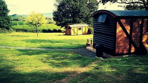 Pen-rhos Luxury Glamping "the Hare Hut"